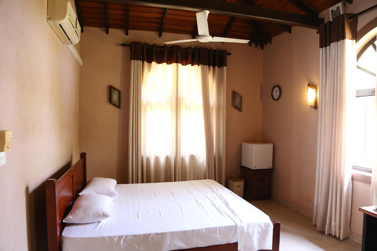 Tropical Villas Negombo Exterior photo