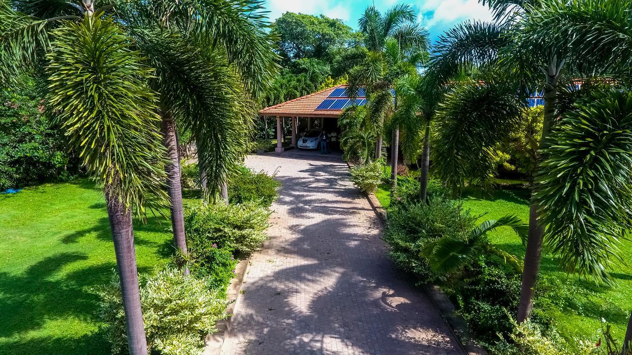 Tropical Villas Negombo Exterior photo