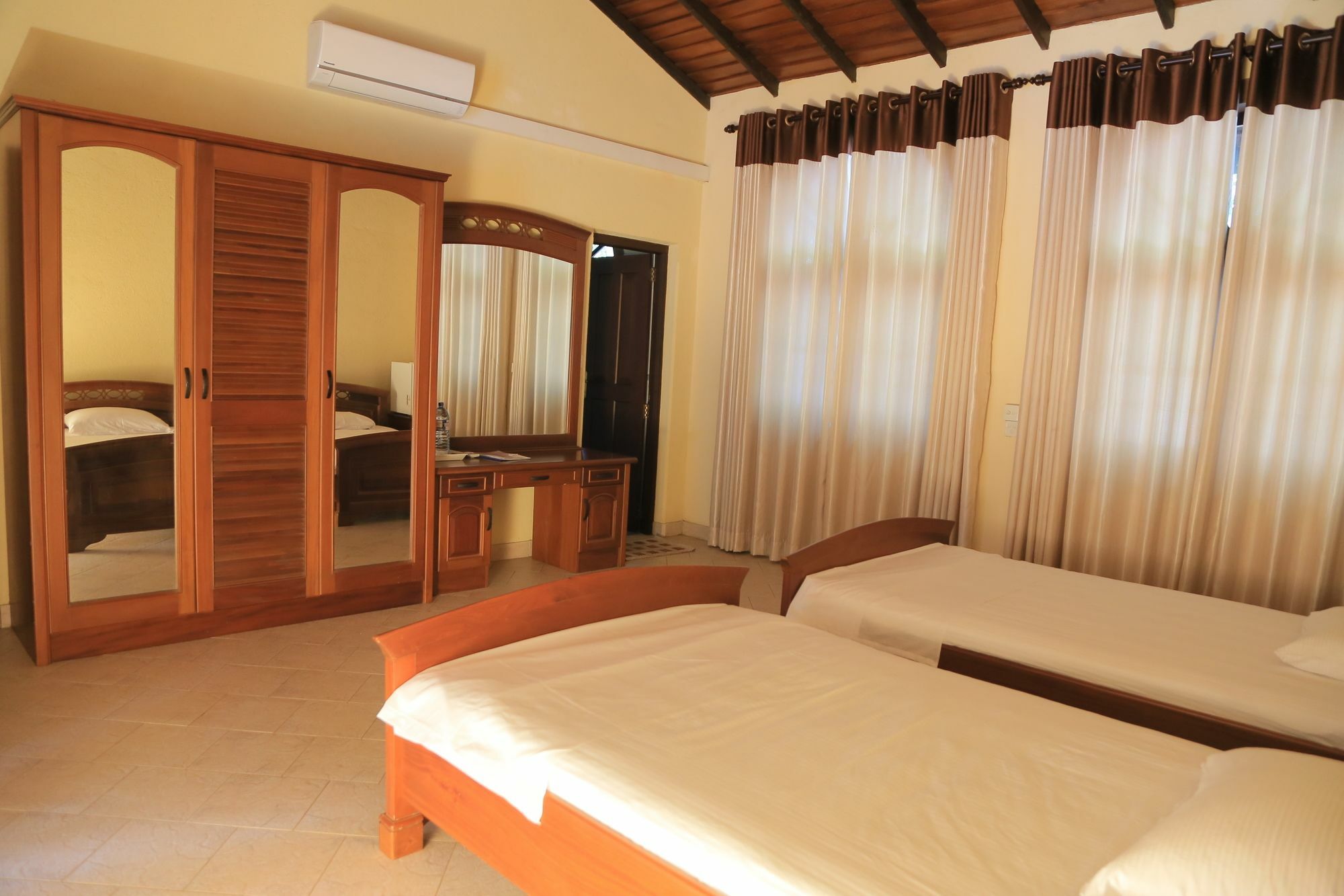 Tropical Villas Negombo Exterior photo